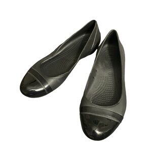 Croc’s black/gray patent leather toe cap women's size 7 Ballet Flats Slip On